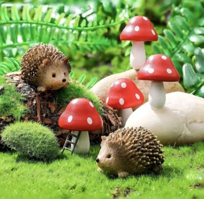 Mini Hedgehog and 2x Mushrooms
