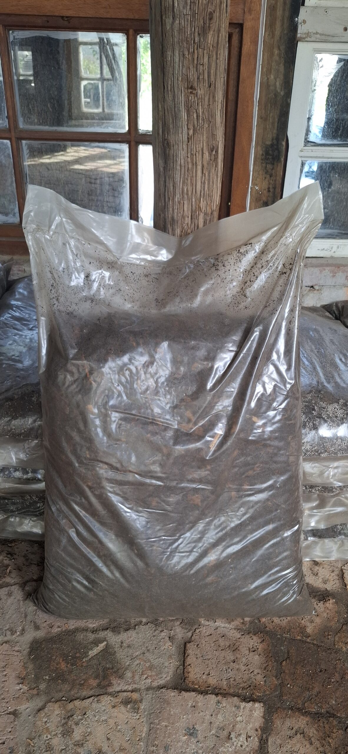 Red Door Rough Compost Bag 30dm - Image 2